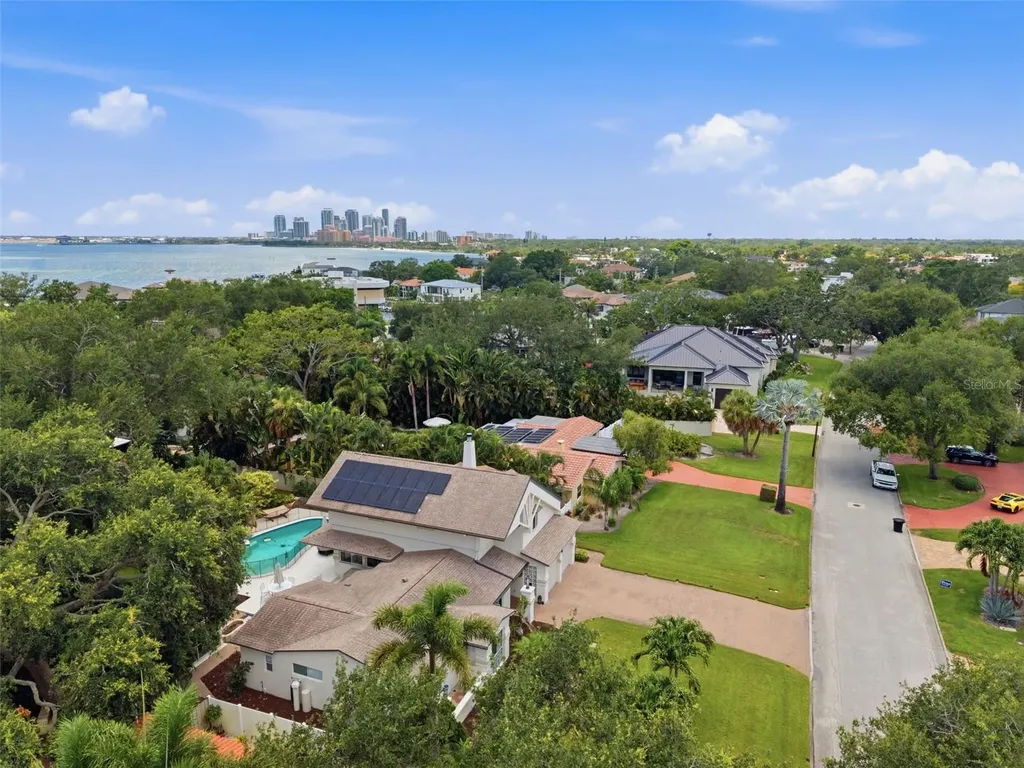 141 Giralda Boulevard NE St Petersburg FL 33704