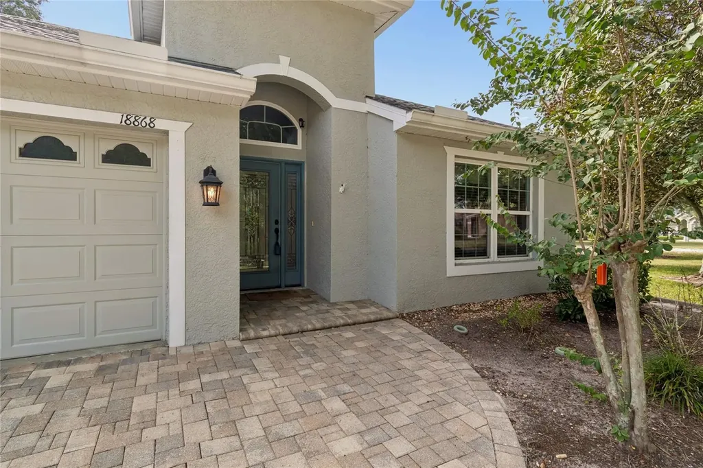 18868 Maisons Drive Lutz FL 33558