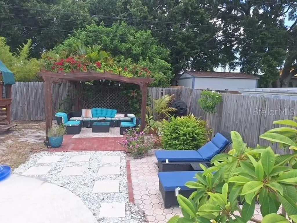 1664 S Evergreen Avenue Clearwater FL 33756