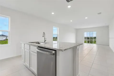 1976 Diamond Head Circle Haines City FL 33844