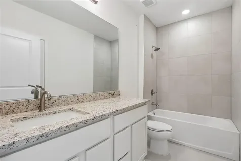 1976 Diamond Head Circle Haines City FL 33844