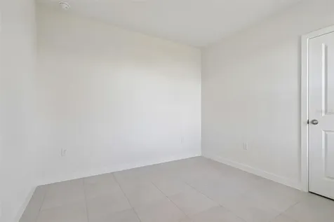 1976 Diamond Head Circle Haines City FL 33844