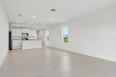 1976 Diamond Head Circle Haines City FL 33844