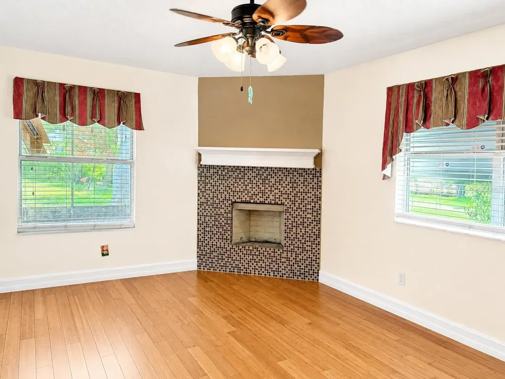 191 W 7th Street Oviedo FL 32766