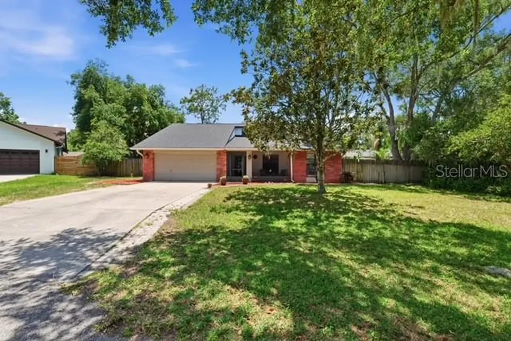 24016 Starling Circle Land O Lakes FL 34639