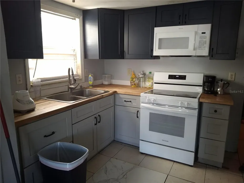 1127 Auburn Street Clearwater FL 33756