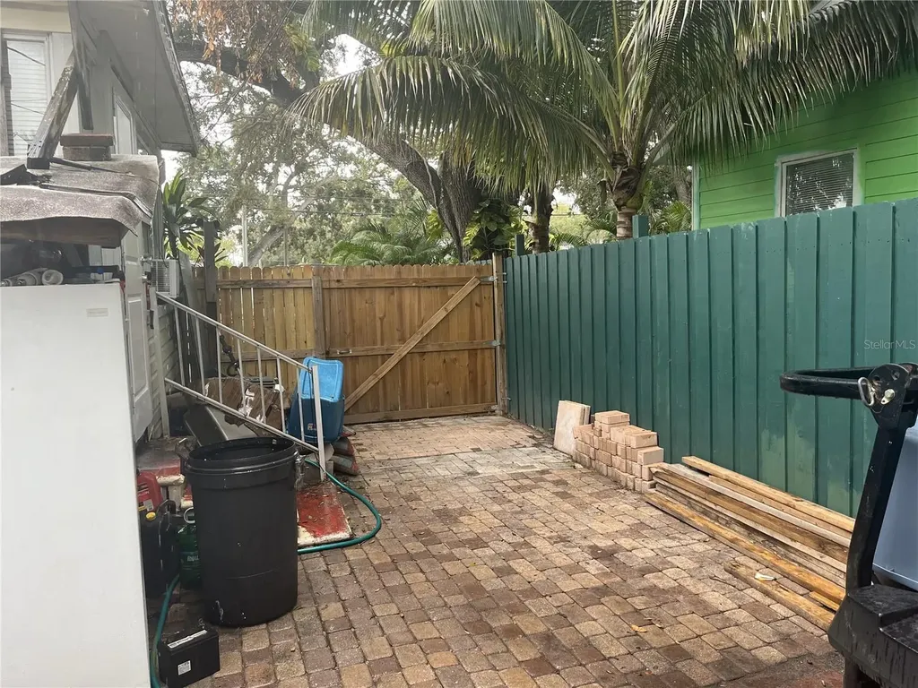 1127 Auburn Street Clearwater FL 33756