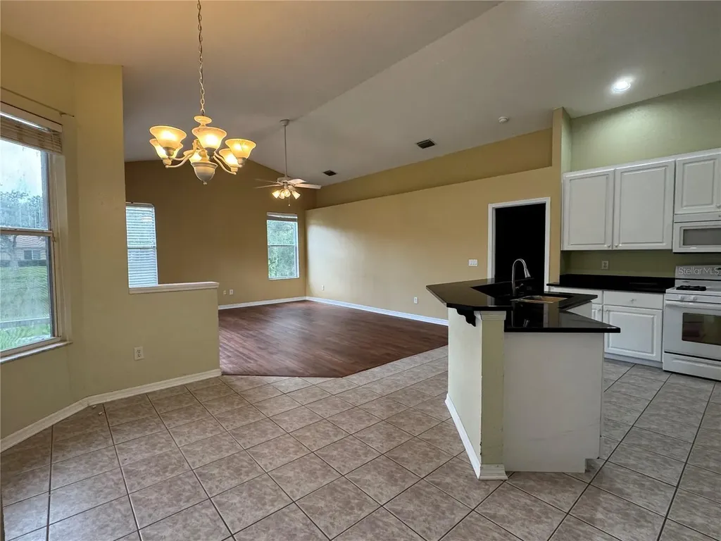 10207 Quails Landing Avenue Tampa FL 33647