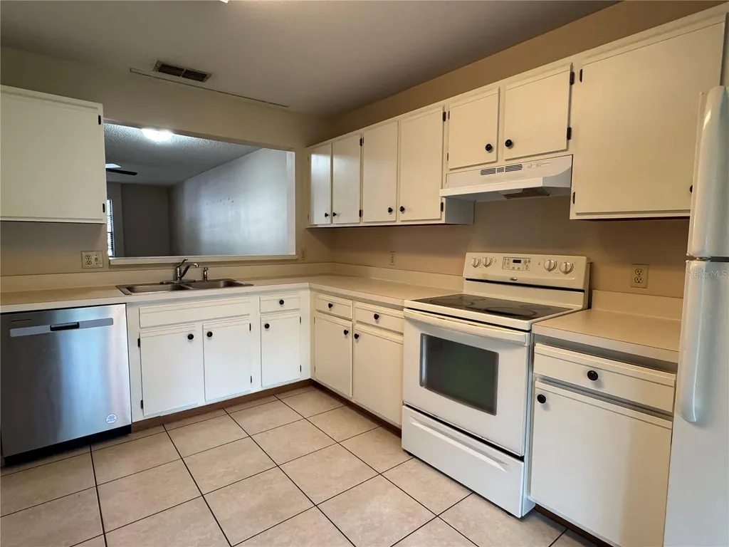 5100 Burchette Road Tampa FL 33647