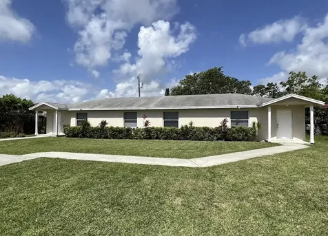 2211 SE 3rd Street Boynton Beach FL 33435