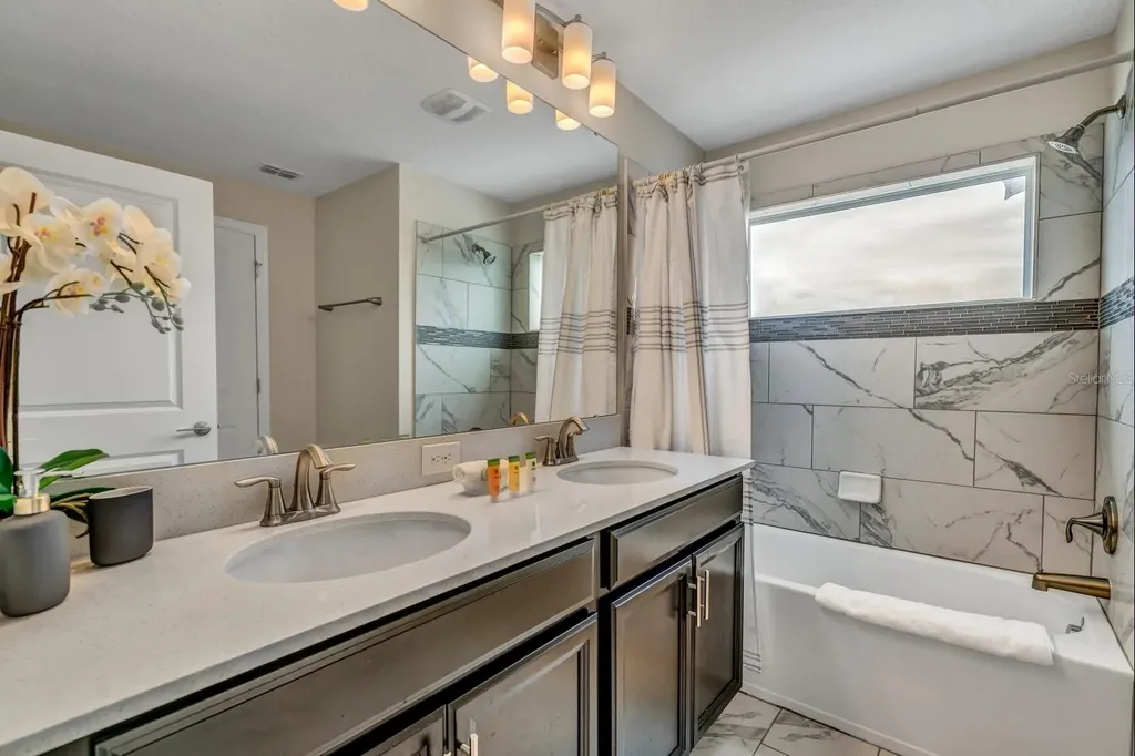 640 Pebble Beach Drive Davenport FL 33896