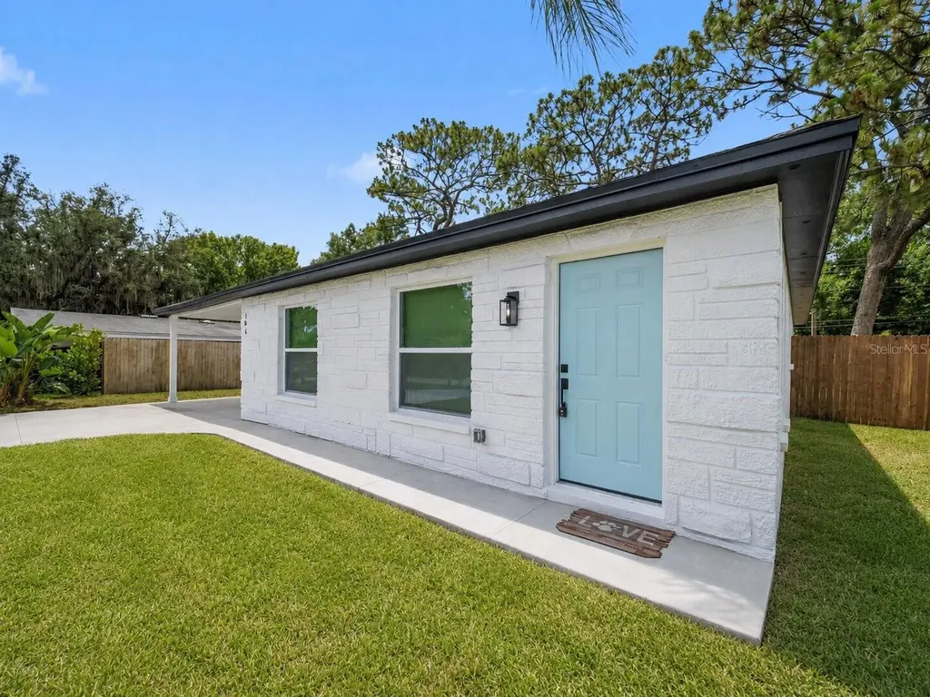 306 Floral Drive Tampa FL 33613
