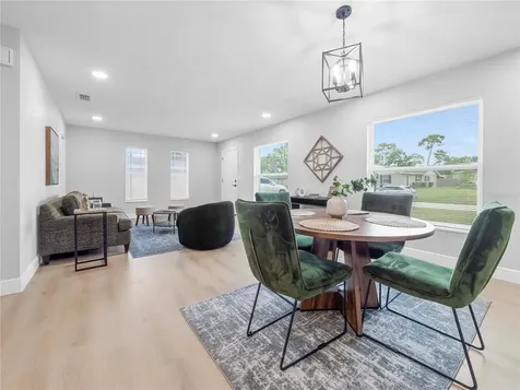 306 Floral Drive Tampa FL 33613