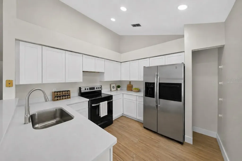 2007 59th Circle S St Petersburg FL 33712
