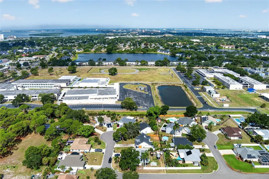 2007 59th Circle S St Petersburg FL 33712