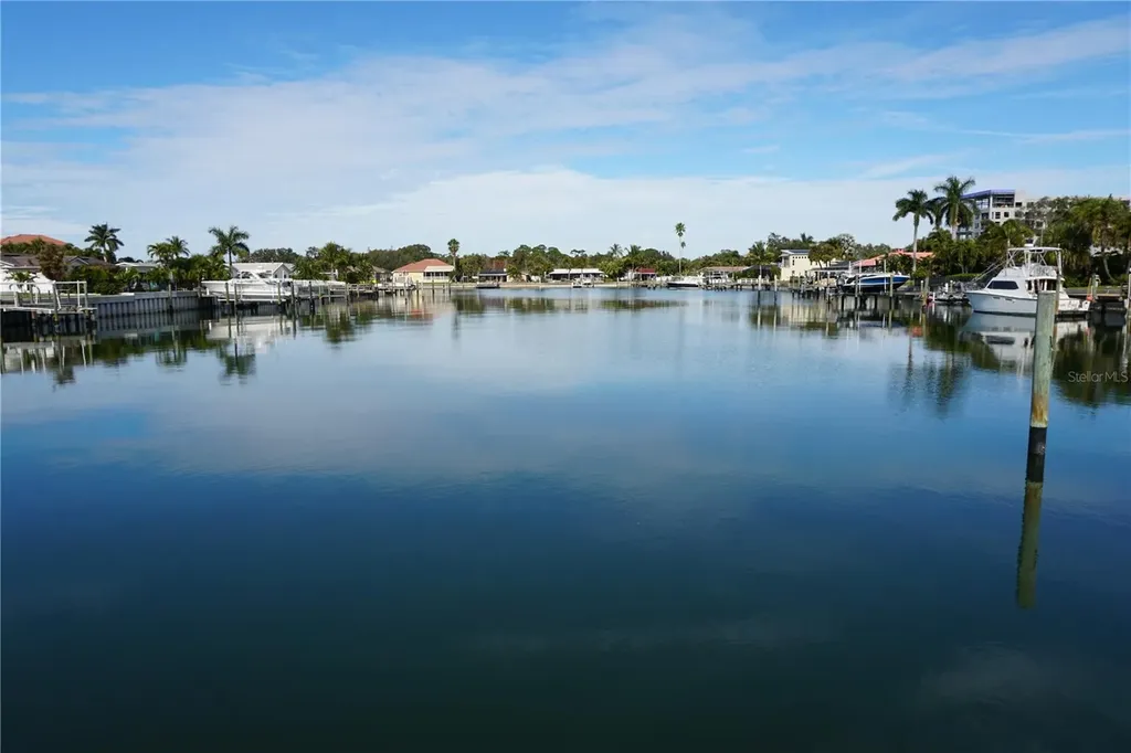 3753 46th Avenue S St Petersburg FL 33711