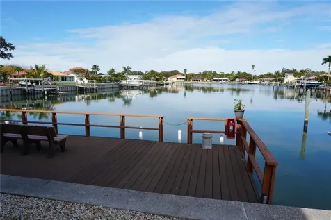 3753 46th Avenue S St Petersburg FL 33711