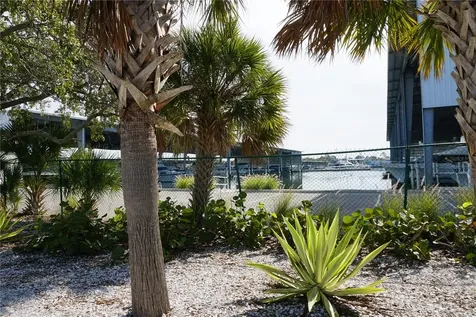 3753 46th Avenue S St Petersburg FL 33711