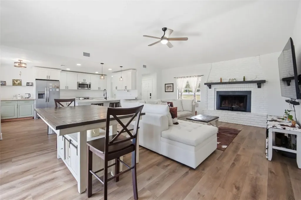 18208 State Road 52 Land O Lakes FL 34638
