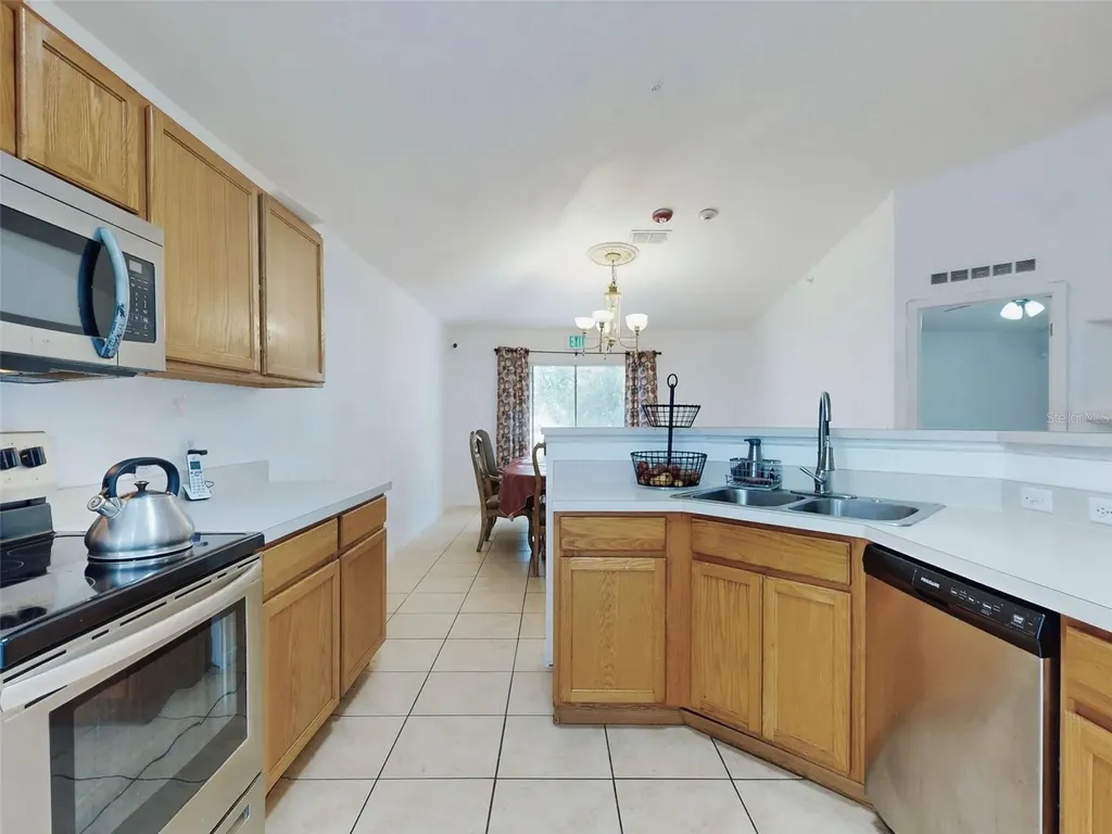 185 Winding Cove Avenue Apopka FL 32703