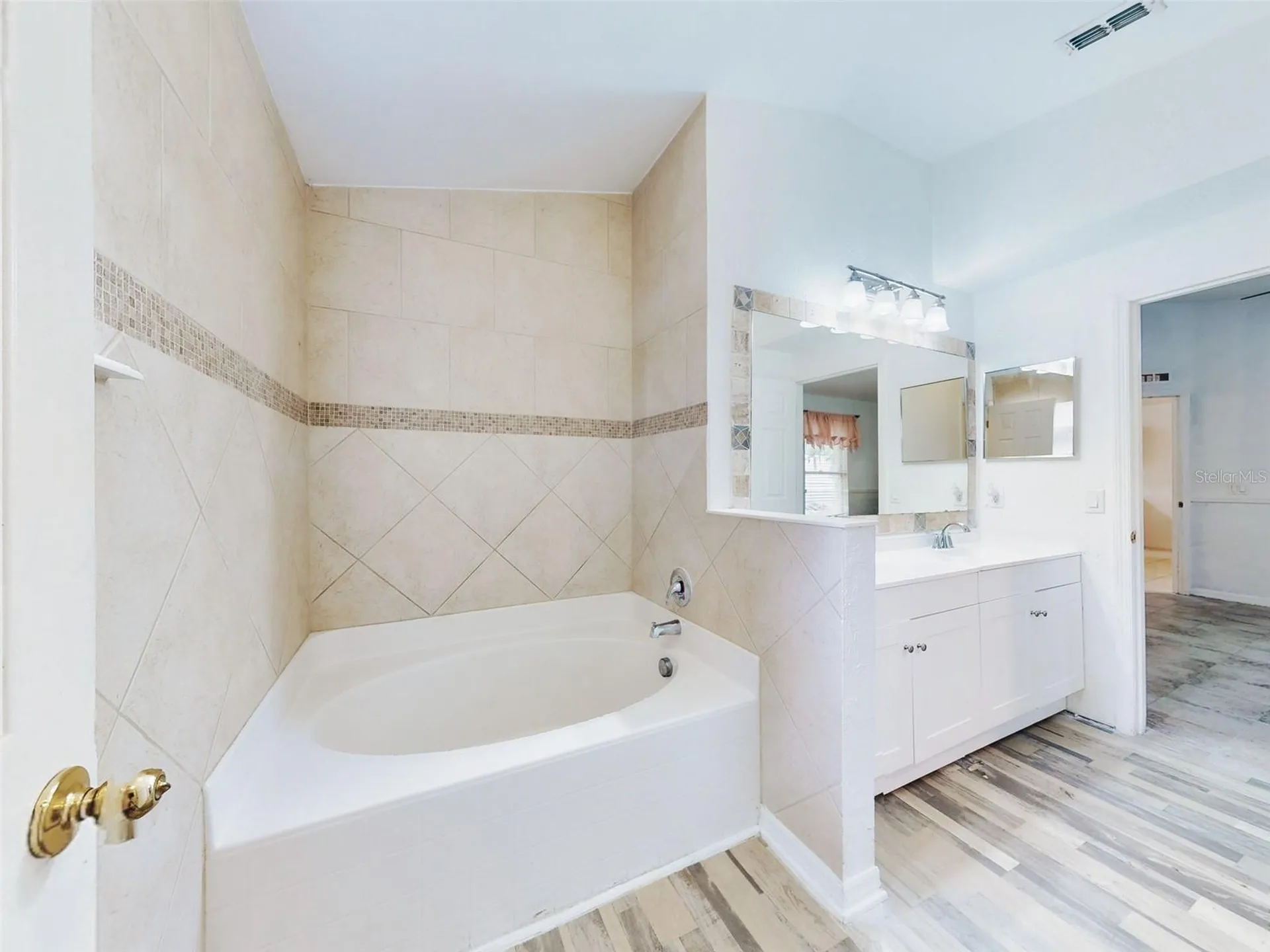 185 Winding Cove Avenue Apopka FL 32703