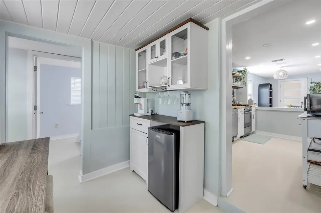 308 Due East Street New Smyrna Beach FL 32169