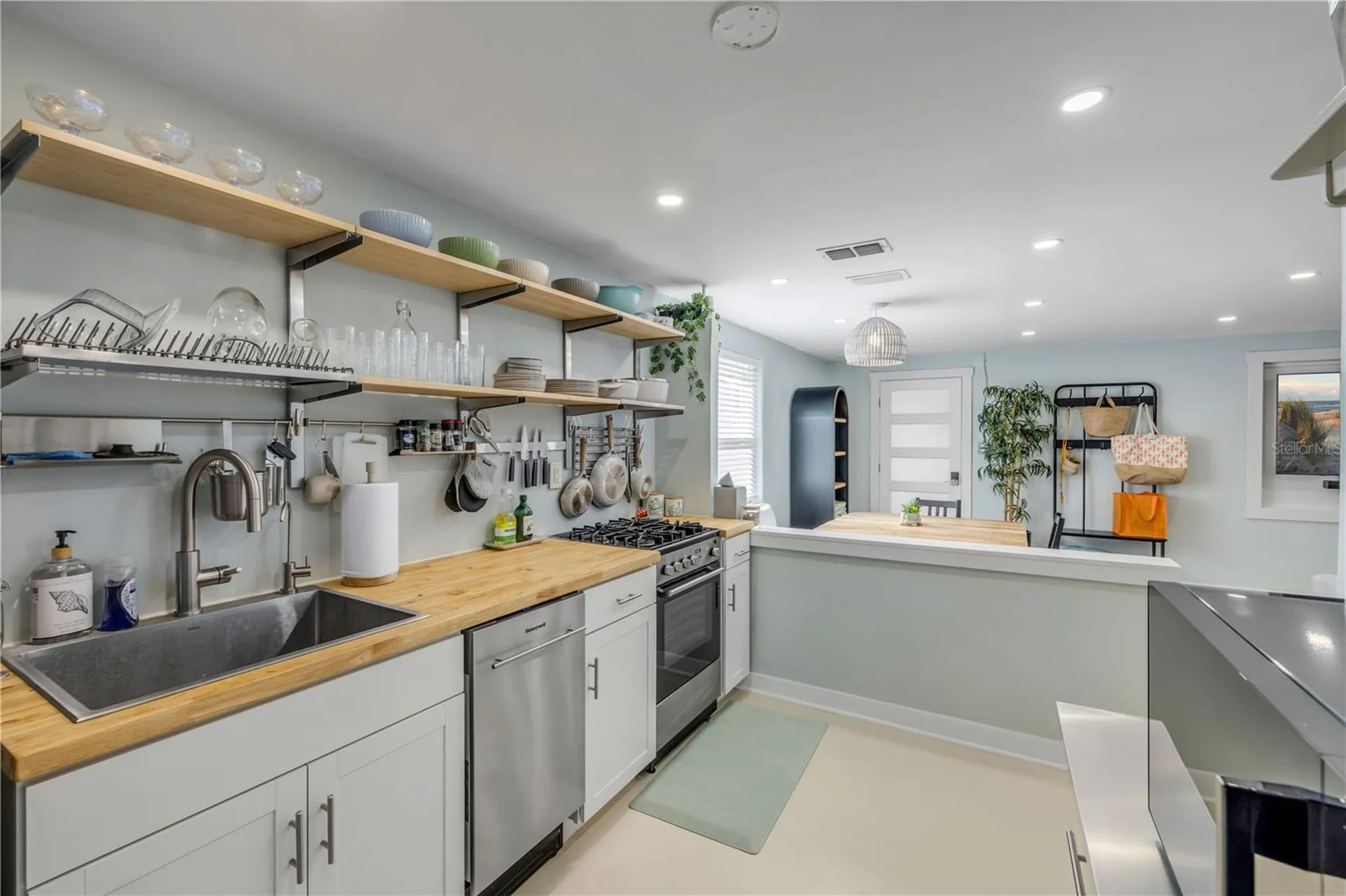 308 Due East Street New Smyrna Beach FL 32169