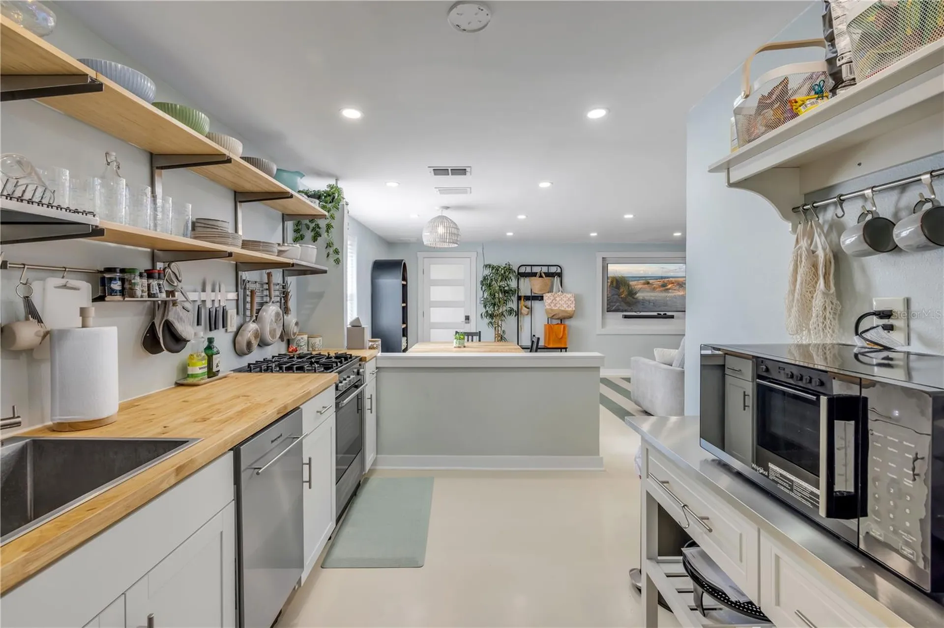 308 Due East Street New Smyrna Beach FL 32169
