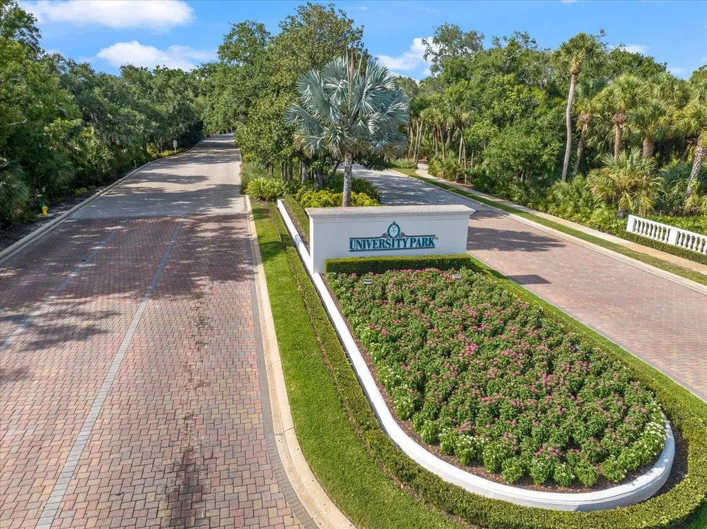 7159 Victoria Circle University Park FL 34201