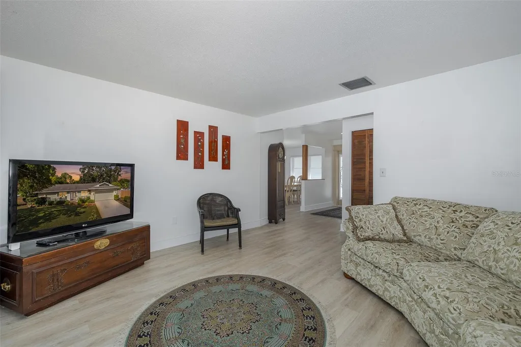 8120 Canterbury Circle Seminole FL 33777