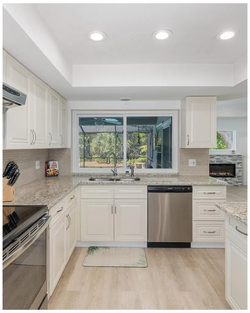 8120 Canterbury Circle Seminole FL 33777