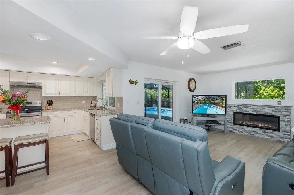 8120 Canterbury Circle Seminole FL 33777