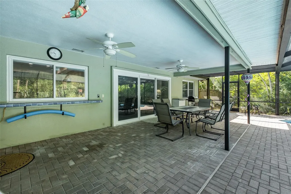 8120 Canterbury Circle Seminole FL 33777