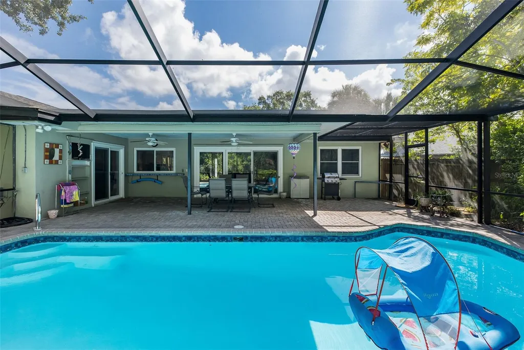 8120 Canterbury Circle Seminole FL 33777