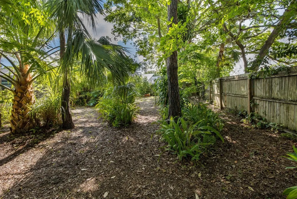 8120 Canterbury Circle Seminole FL 33777