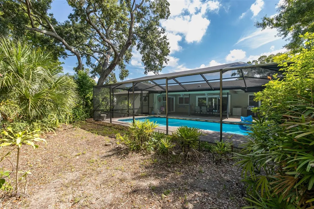 8120 Canterbury Circle Seminole FL 33777