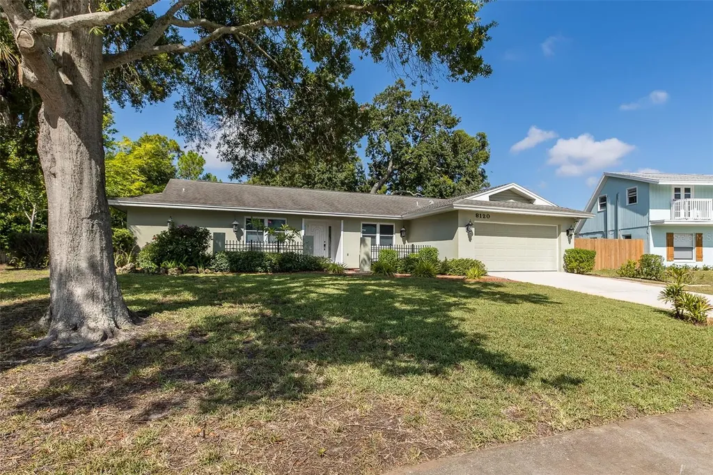 8120 Canterbury Circle Seminole FL 33777