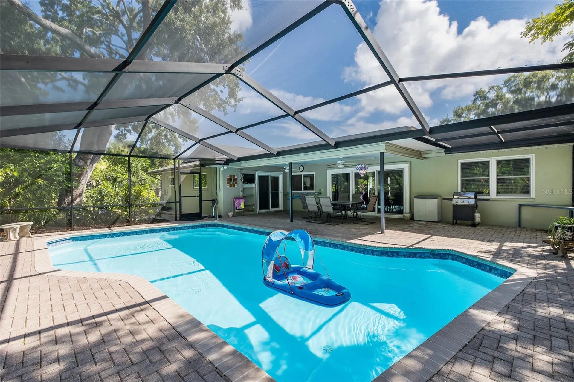 8120 Canterbury Circle Seminole FL 33777