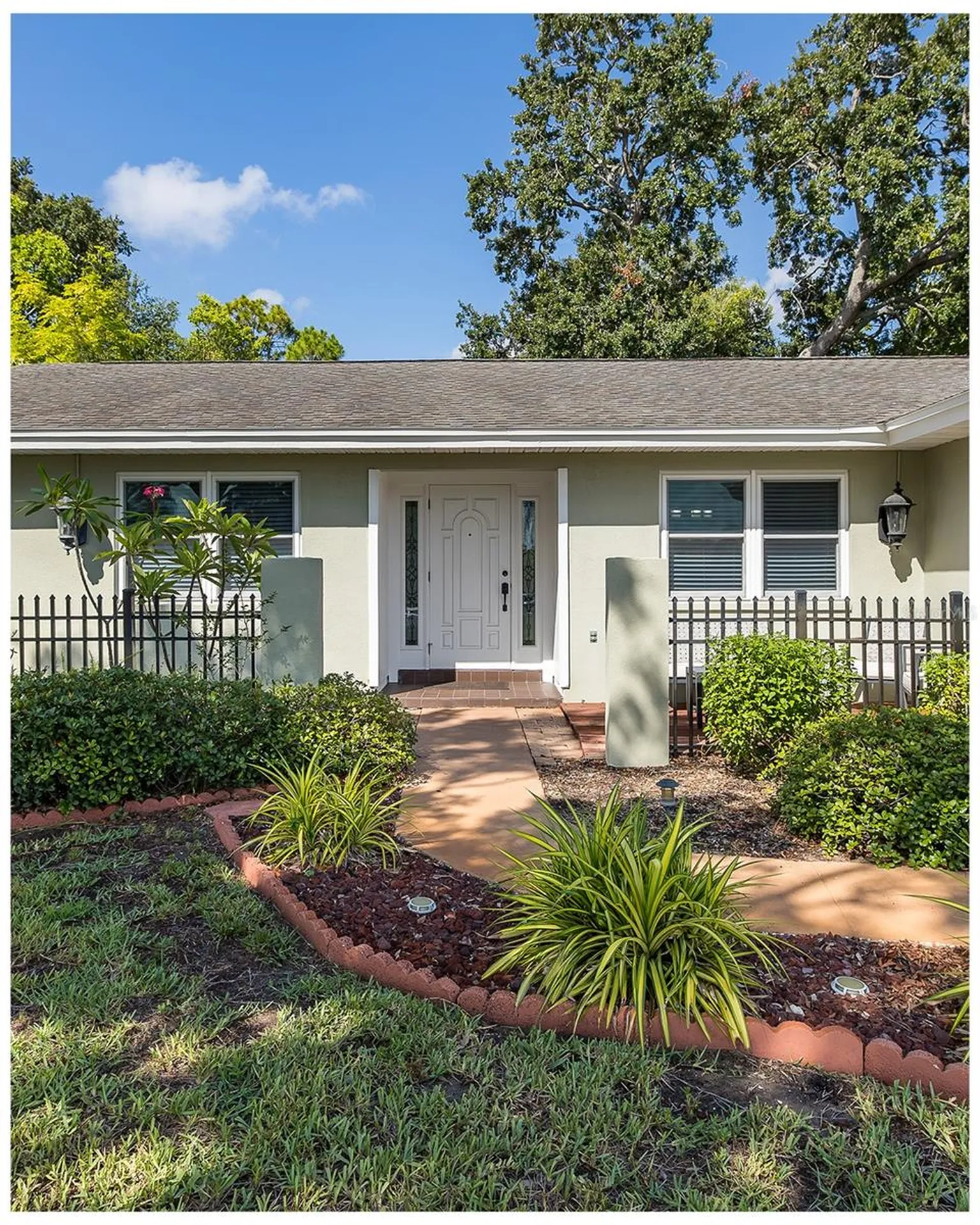 8120 Canterbury Circle Seminole FL 33777