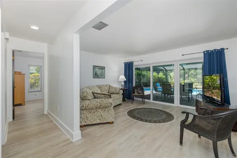 8120 Canterbury Circle Seminole FL 33777
