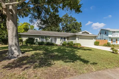 8120 Canterbury Circle Seminole FL 33777