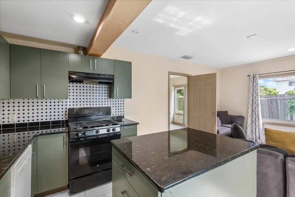 517 Oak Street Auburndale FL 33823