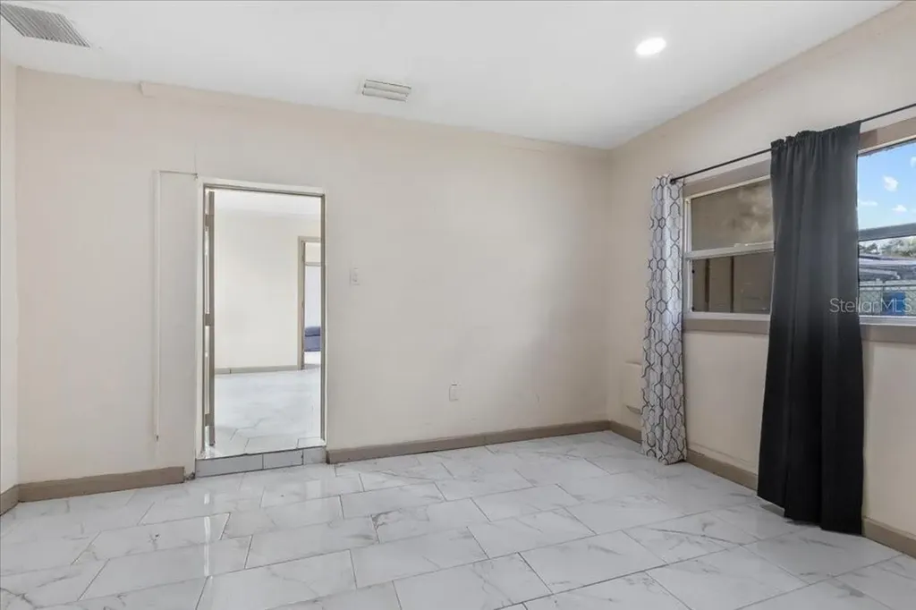 517 Oak Street Auburndale FL 33823