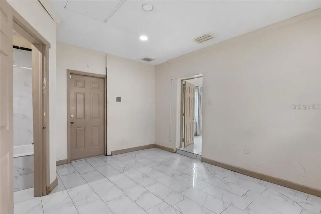517 Oak Street Auburndale FL 33823