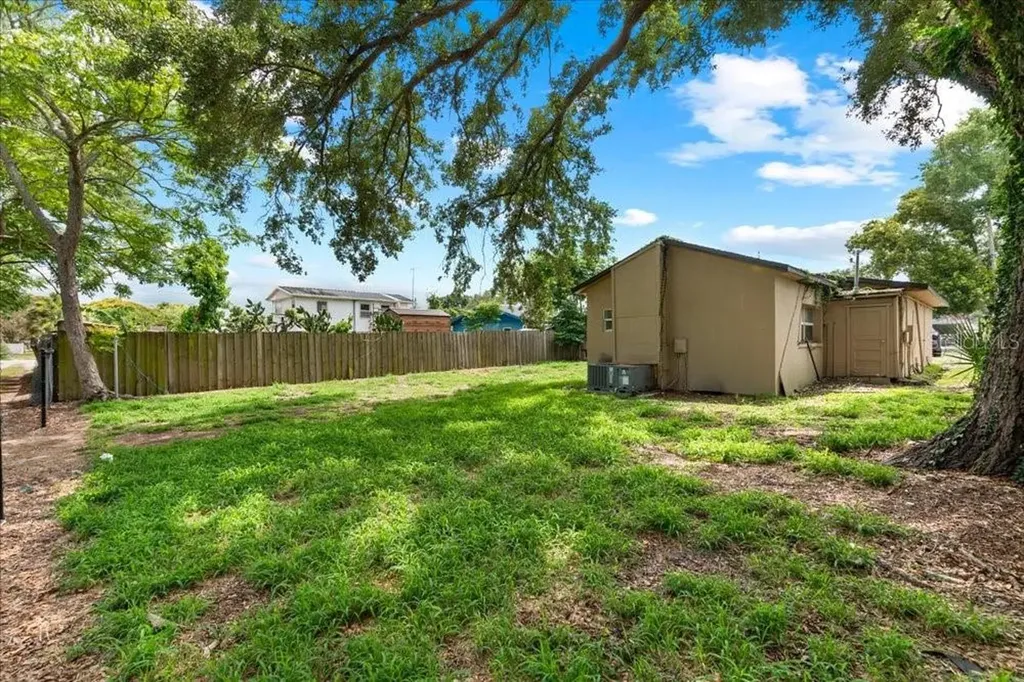 517 Oak Street Auburndale FL 33823