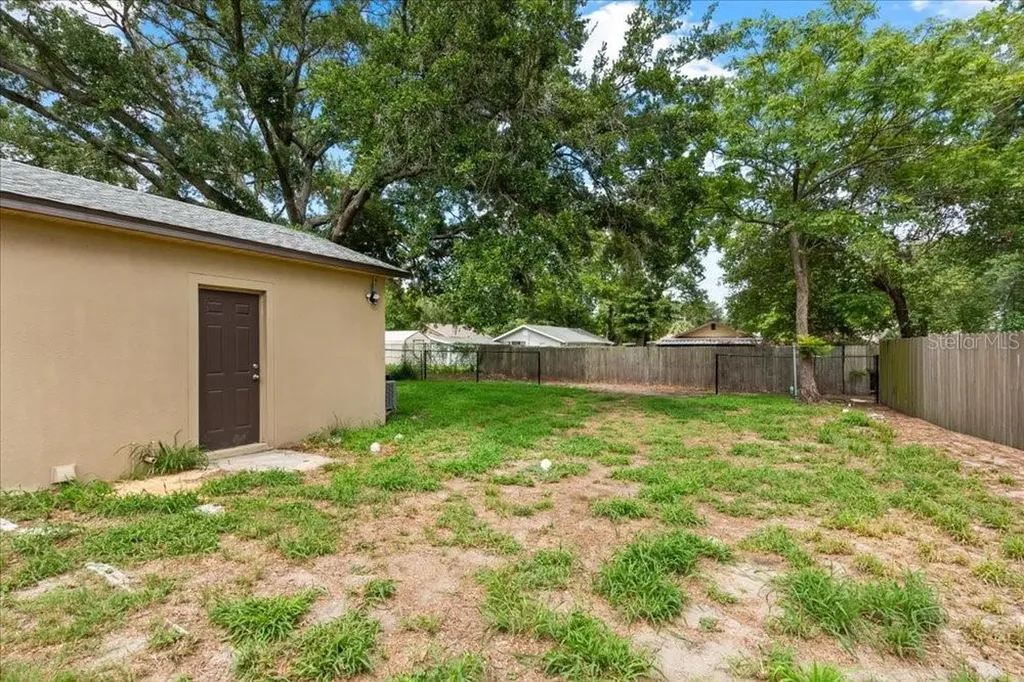 517 Oak Street Auburndale FL 33823