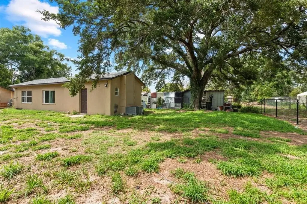 517 Oak Street Auburndale FL 33823