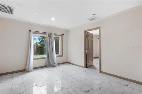517 Oak Street Auburndale FL 33823