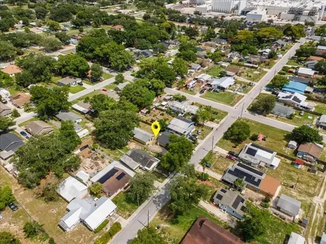 517 Oak Street Auburndale FL 33823
