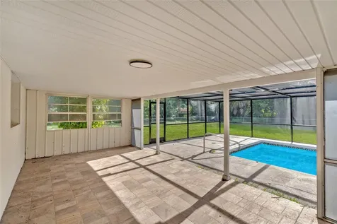 4603 Atlantic Avenue Sarasota FL 34233